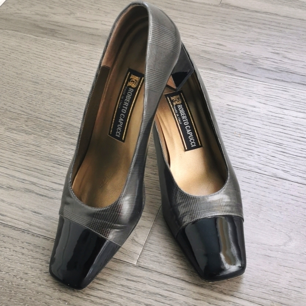 Roberto Capucci Italian shoes. Size 10B. EUC